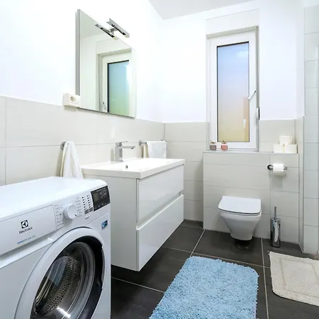 Amazing Kasjuni With Garrage Split