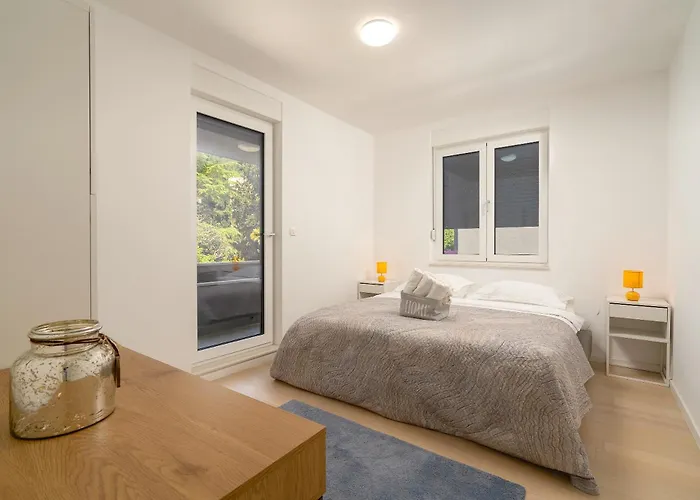 Apartament Amazing Kasjuni With Garrage