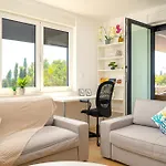 Amazing Kasjuni With Garrage Apartman Split
