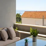 Amazing Kasjuni With Garrage Apartman