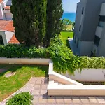 Amazing Kasjuni With Garrage Apartman
