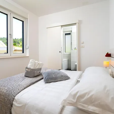 Amazing Kasjuni With Garrage Apartment Split