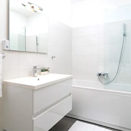 Apartman Amazing Kasjuni With Garrage