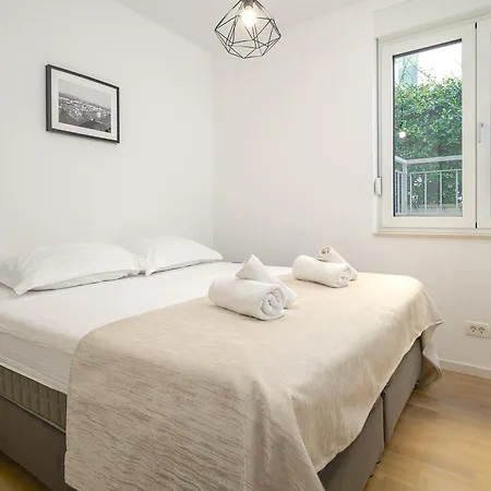 Amazing Kasjuni With Garrage Appartement Split