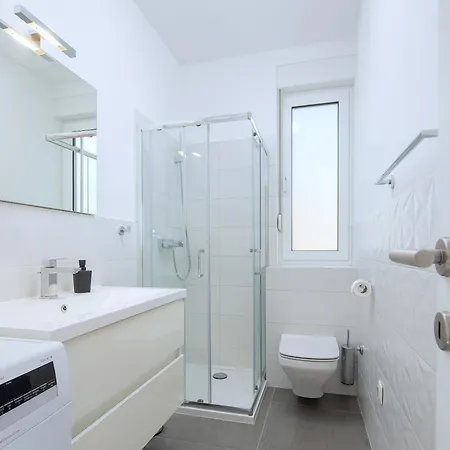 Apartment Amazing Kasjuni With Garrage *